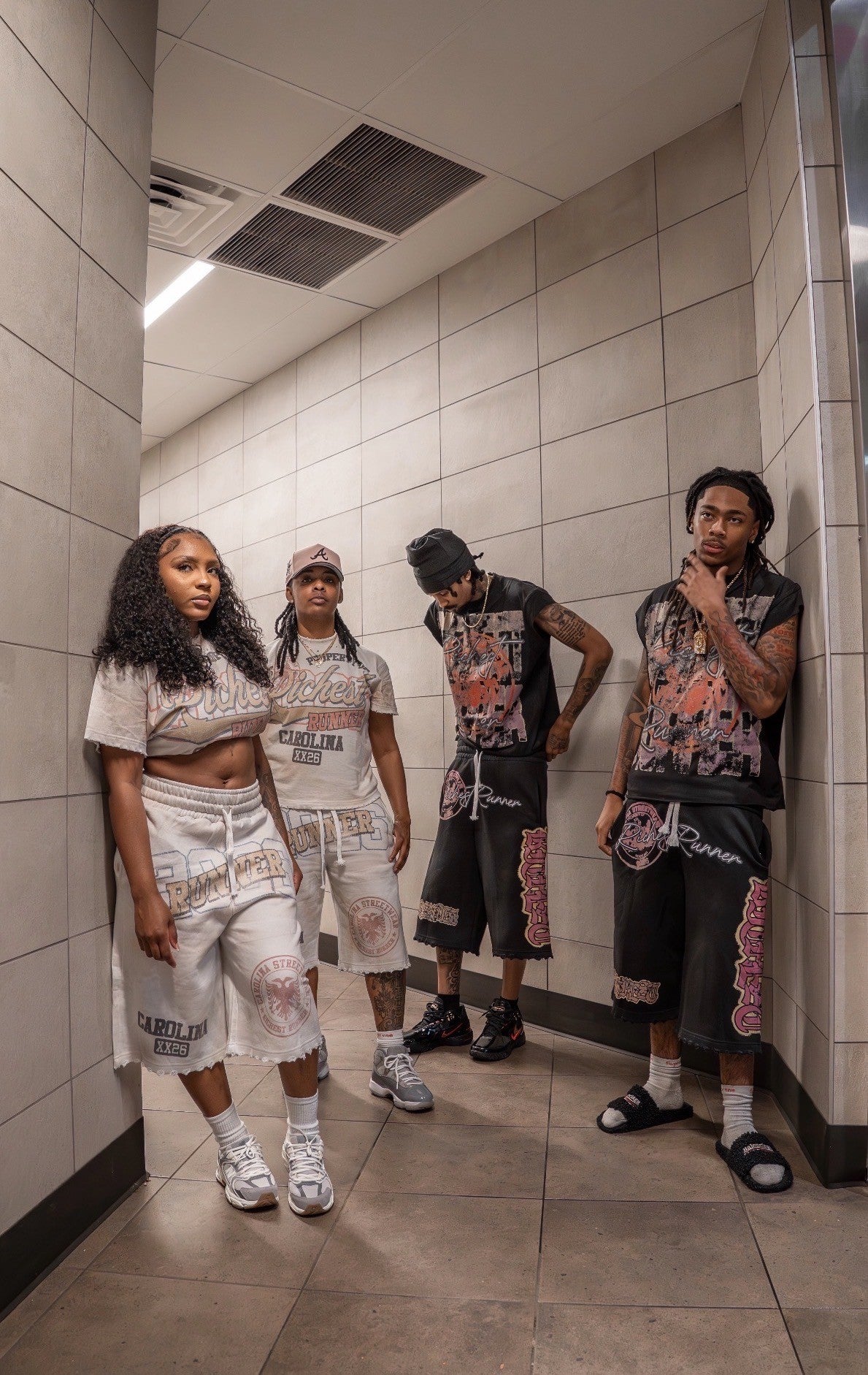 Off-White Carolina Streetwear Richest Runner Set